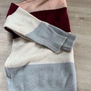 Multicolored sweater new pink Lily.